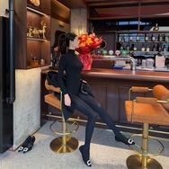 小梁女士