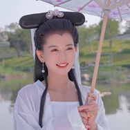唱作歌手李丹凤