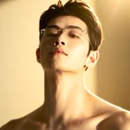 威艾劈