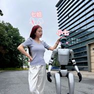 七姐和机器人小七
