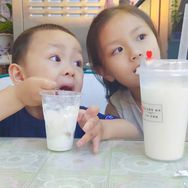抖音母婴亲子排行榜第12名孙老三的一家老小,新榜指数845.9000,新增作品数1,分享数1797,评论数2325,点赞数13.79w,新增粉丝数1840,累计粉丝数478.86w