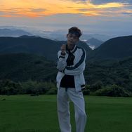 张三发
