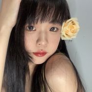 假装画画的小贝