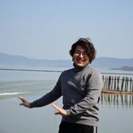 天鹅老师美肩背