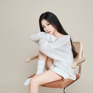 Deng优美（双胞胎）