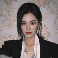 毛林林NIKITA