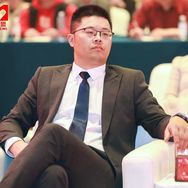 抖音涨粉榜三农排行榜第18名黄总侃猪