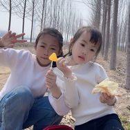 我的两个宝贝女儿