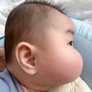 抖音母婴亲子排行榜第16名蜡笔小墩,新榜指数847.5000,新增作品数1,分享数22.31w,评论数3176,点赞数25.68w,新增粉丝数2862,累计粉丝数166.87w