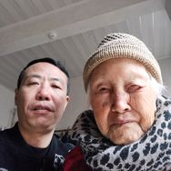 抖音情感心理排行榜第23名山野红中,新榜指数794.1000,新增作品数1,分享数3053,评论数2562,点赞数2.2w,新增粉丝数724,累计粉丝数126.3w