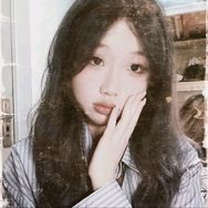 抖音美妆排行榜第15名阿花百货,新榜指数825.1000,新增作品数9,分享数2.5w,评论数1109,点赞数1.4w,新增粉丝数4083,累计粉丝数137.49w