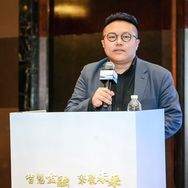 抖音财经排行榜第30名陈杰森资本NewBoombap,新榜指数748.3000,新增作品数2,分享数753,评论数891,点赞数6517,新增粉丝数1246,累计粉丝数81.02w