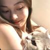 小小雯^