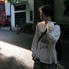 不染.