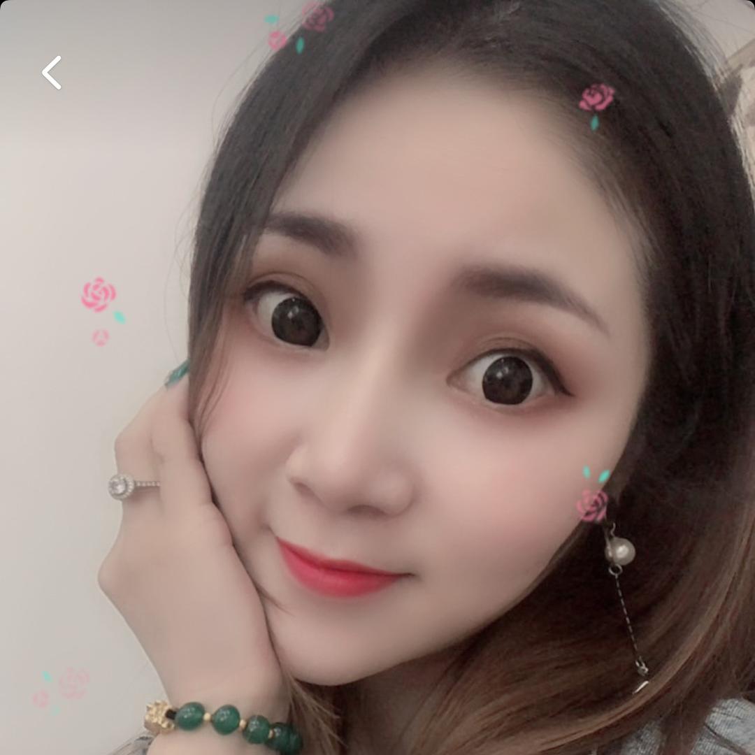 @乐山市雪娃娃服装店