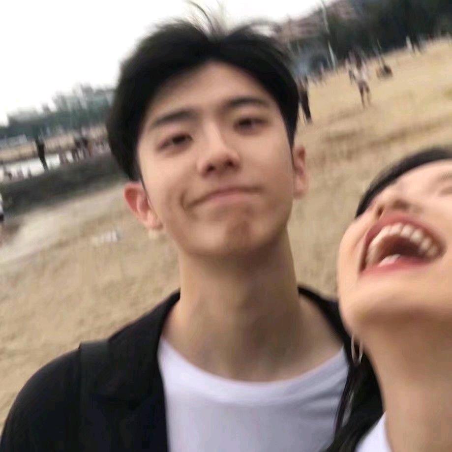 俩个头.