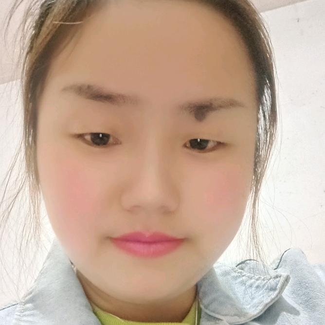 悬崖上的百合花