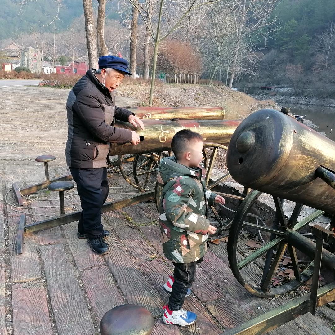 恩施（花好月圆二哥
