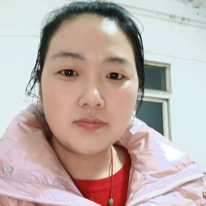 黄芳