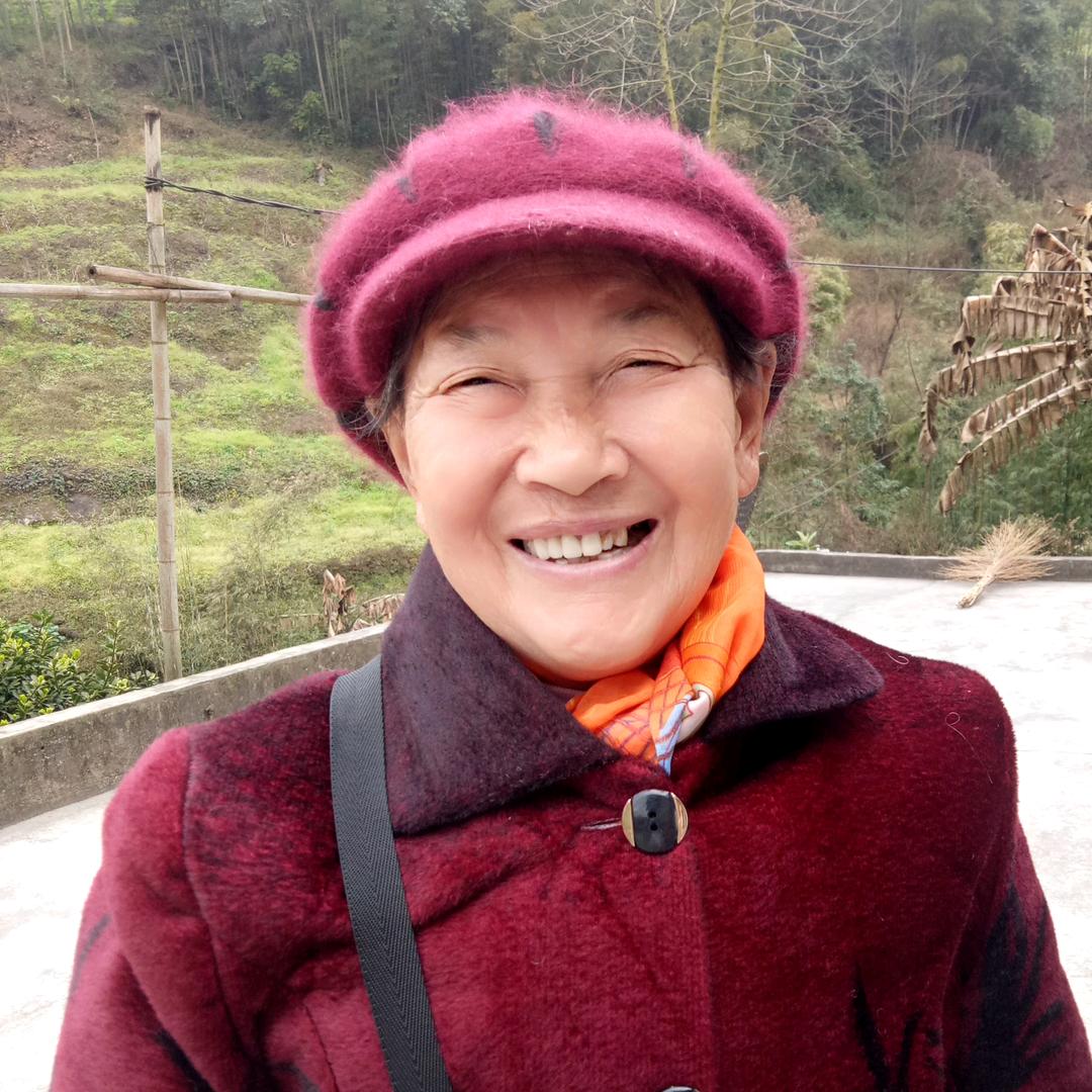 郭联秀，新人首播第一天，下午六点半开播