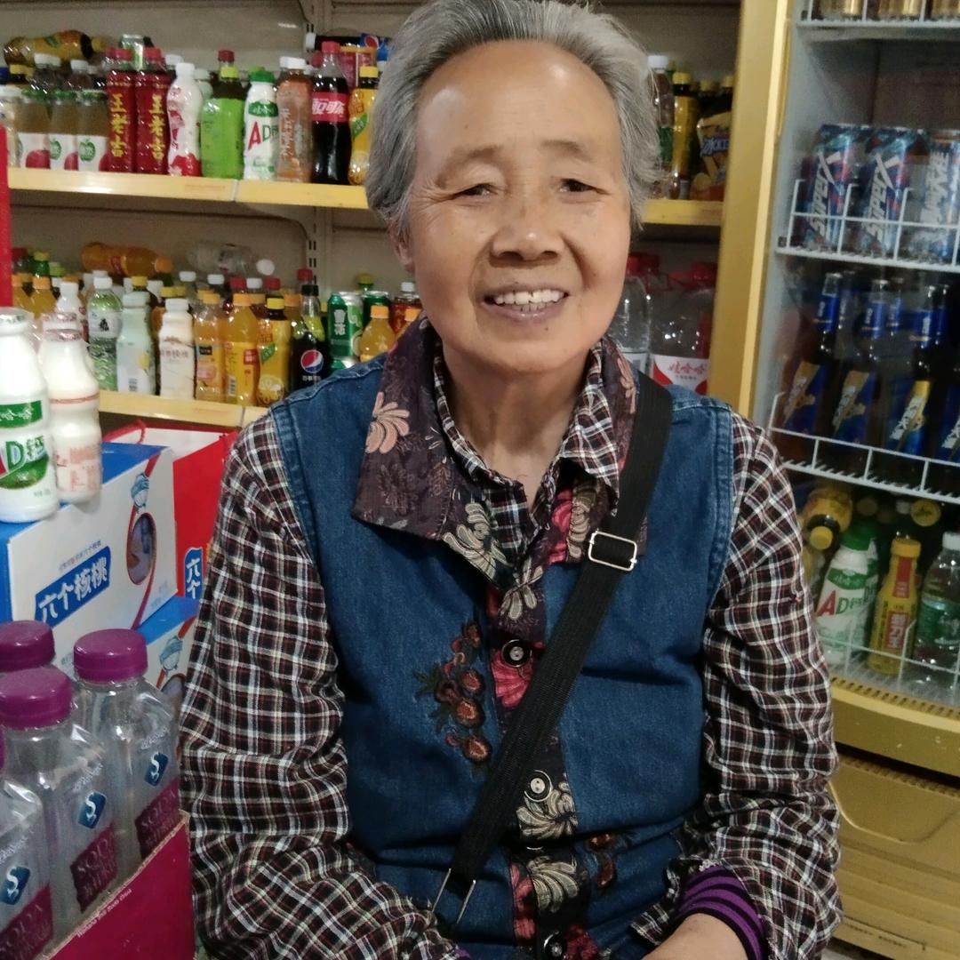 开心的婆婆