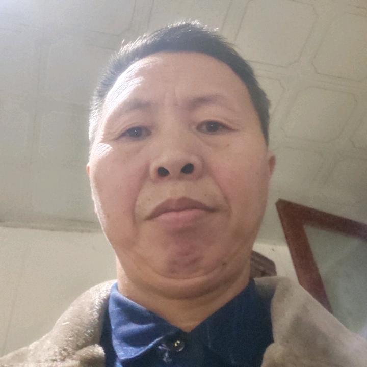 带着儿子过日子的爸爸