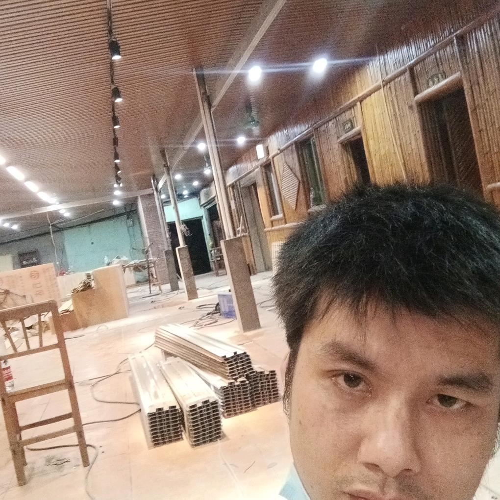 向钱看，