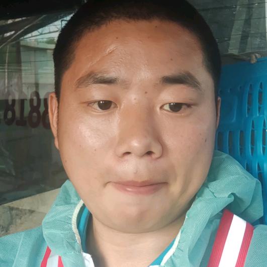 幸福的小伙。