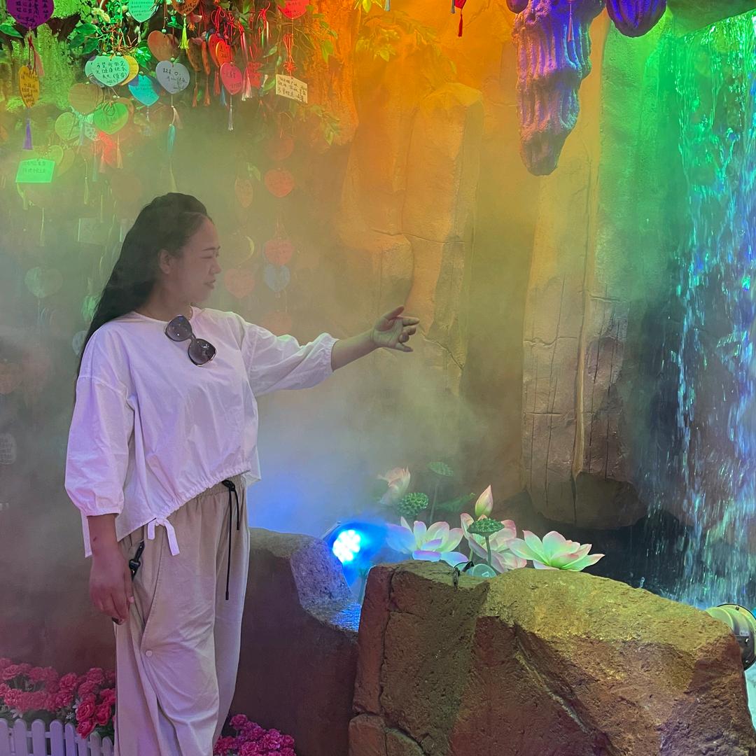 玲玲点蚊香
