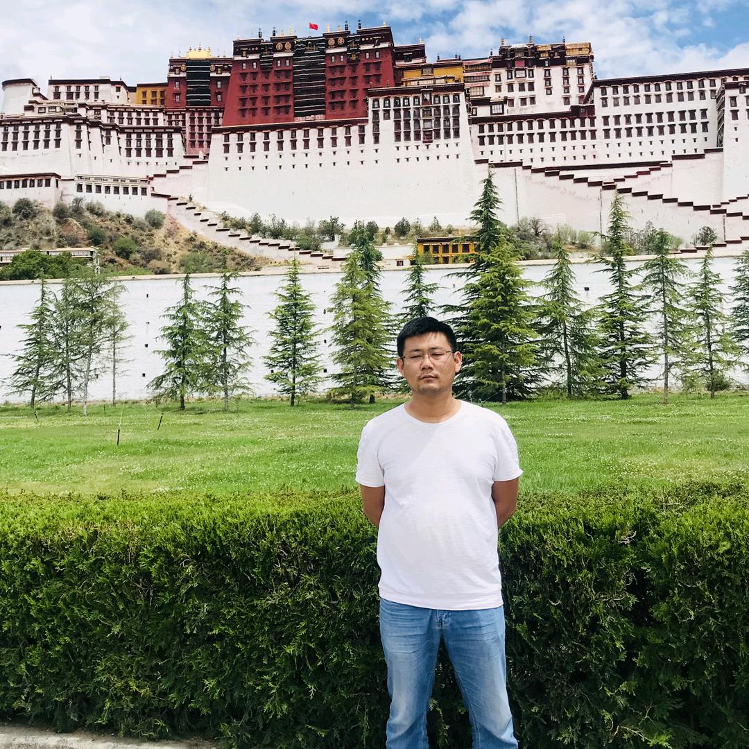 万隆鑫耀名车汇刘超