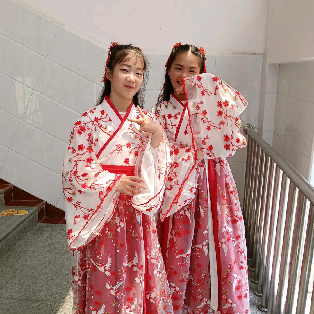 专业做装修，设计，水电，木工，贴瓷砖，