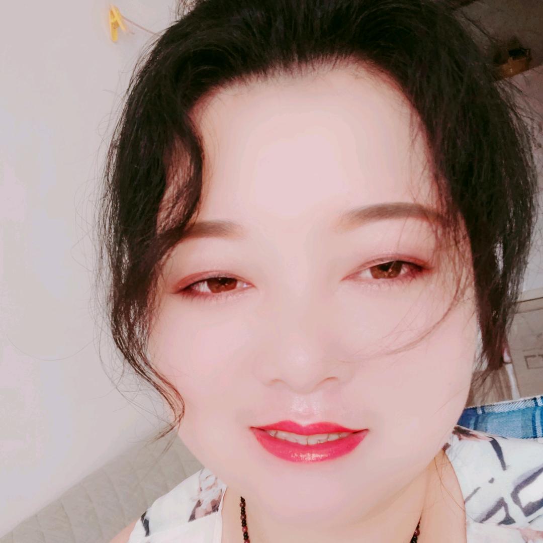 天上的云在飘