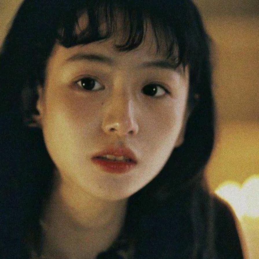 奈晨.