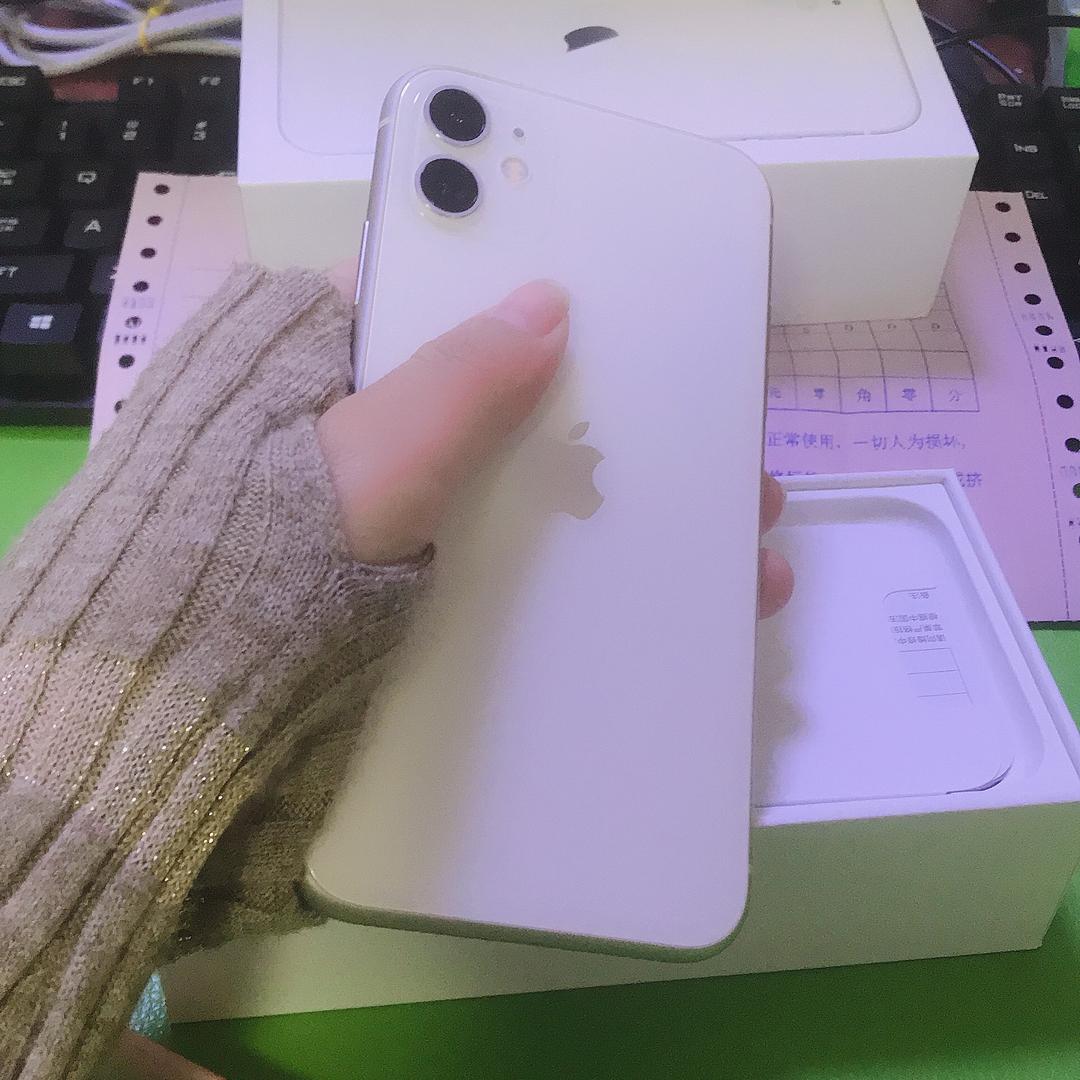 卖瓷砖的小姐姐