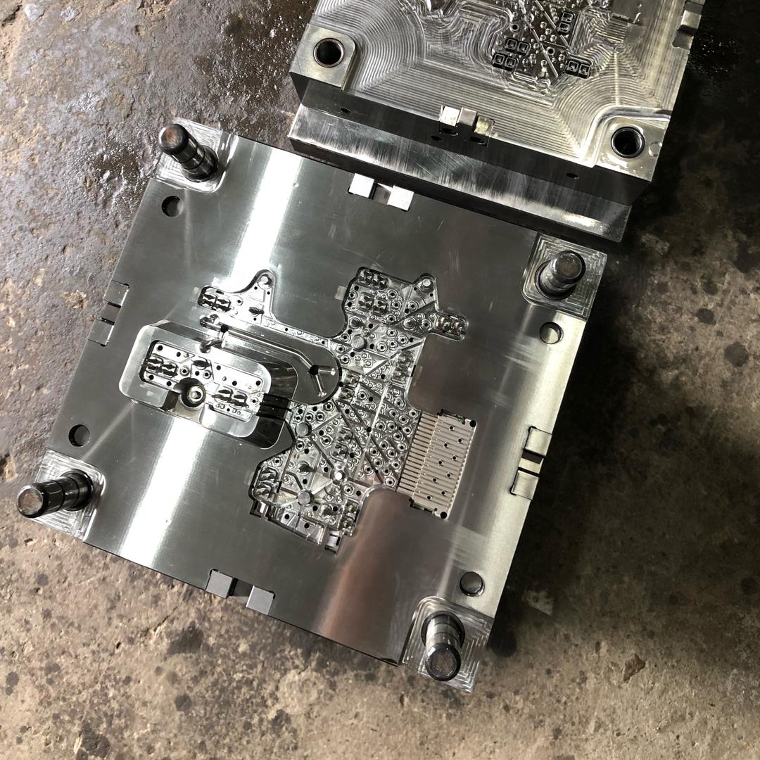 瑞强模具制造