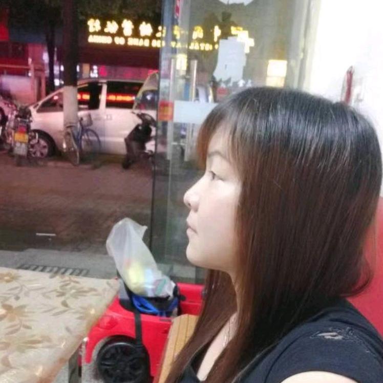 ，
