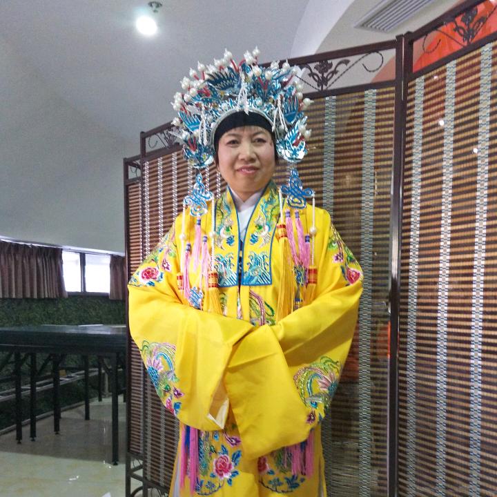 李玲