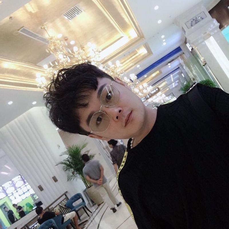 银川烫发专家东明总监派壹美发店