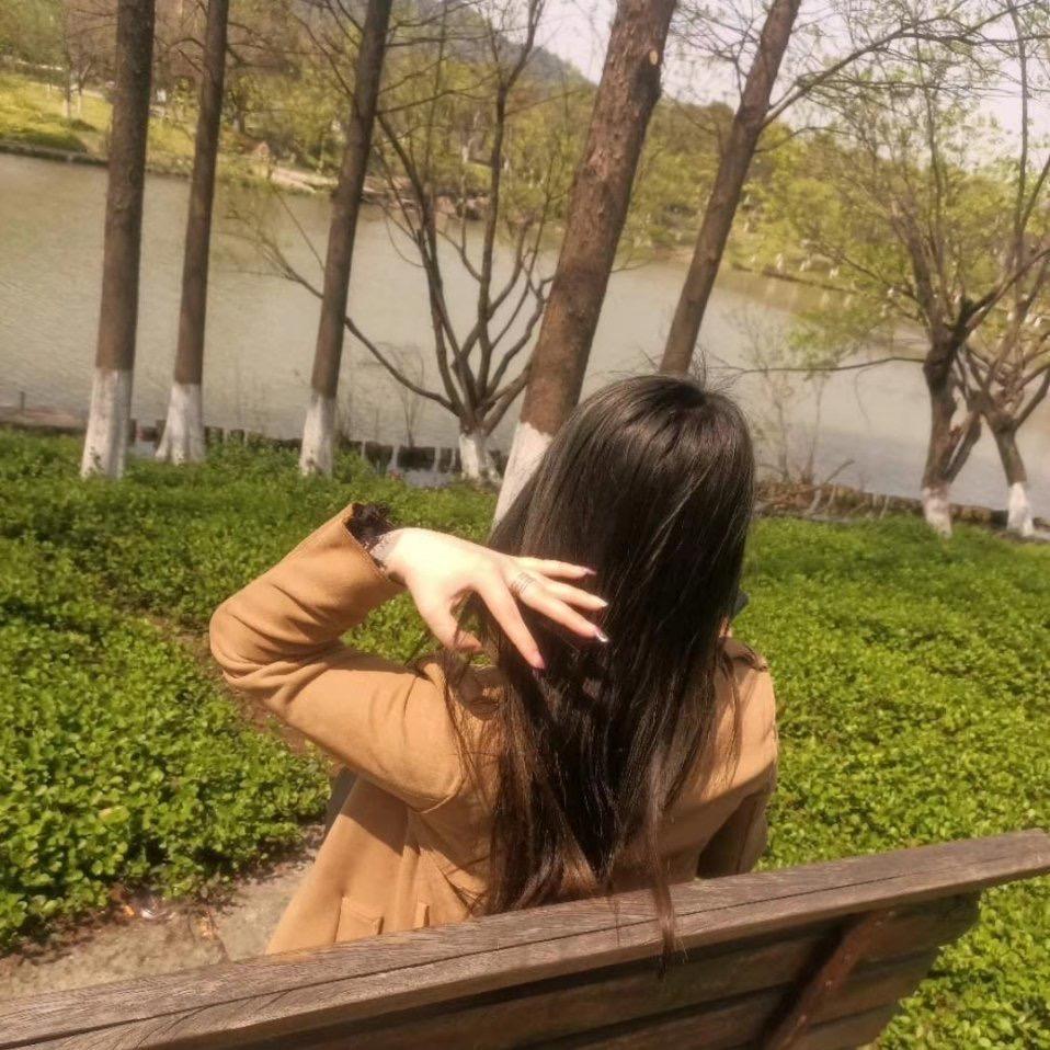 金莹.