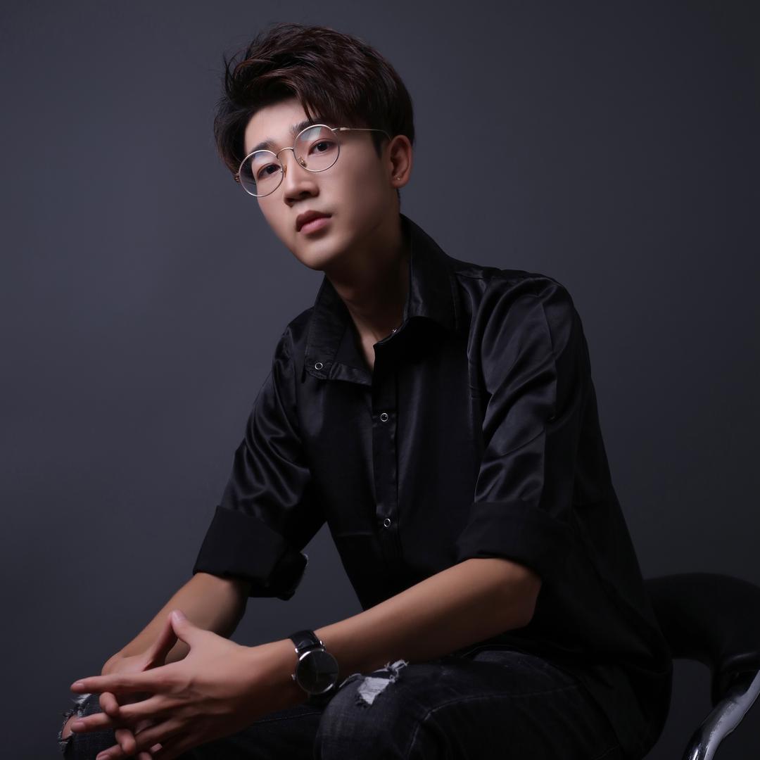 时尚造型(万达店)筱宇总监