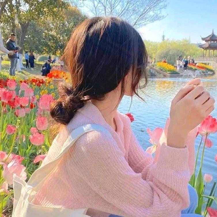 🌻田小甜 。