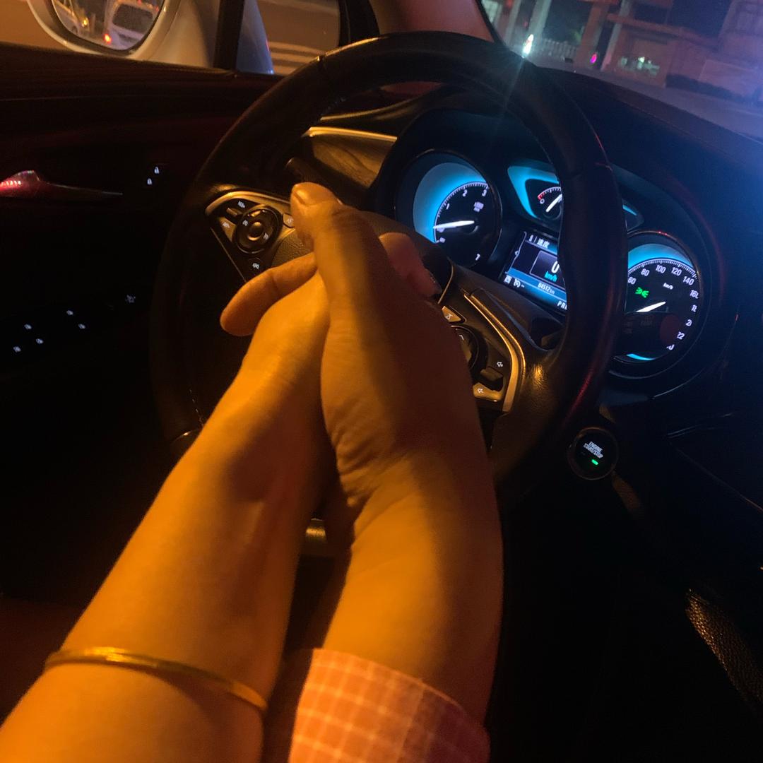 凤姐🌹💐
