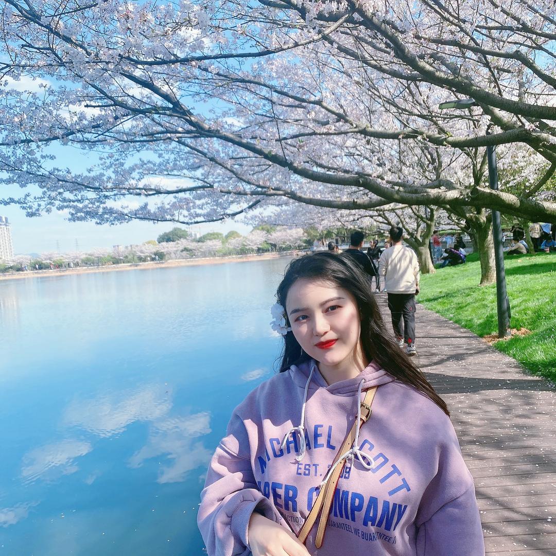 渔港姿服饰旗舰店的头像