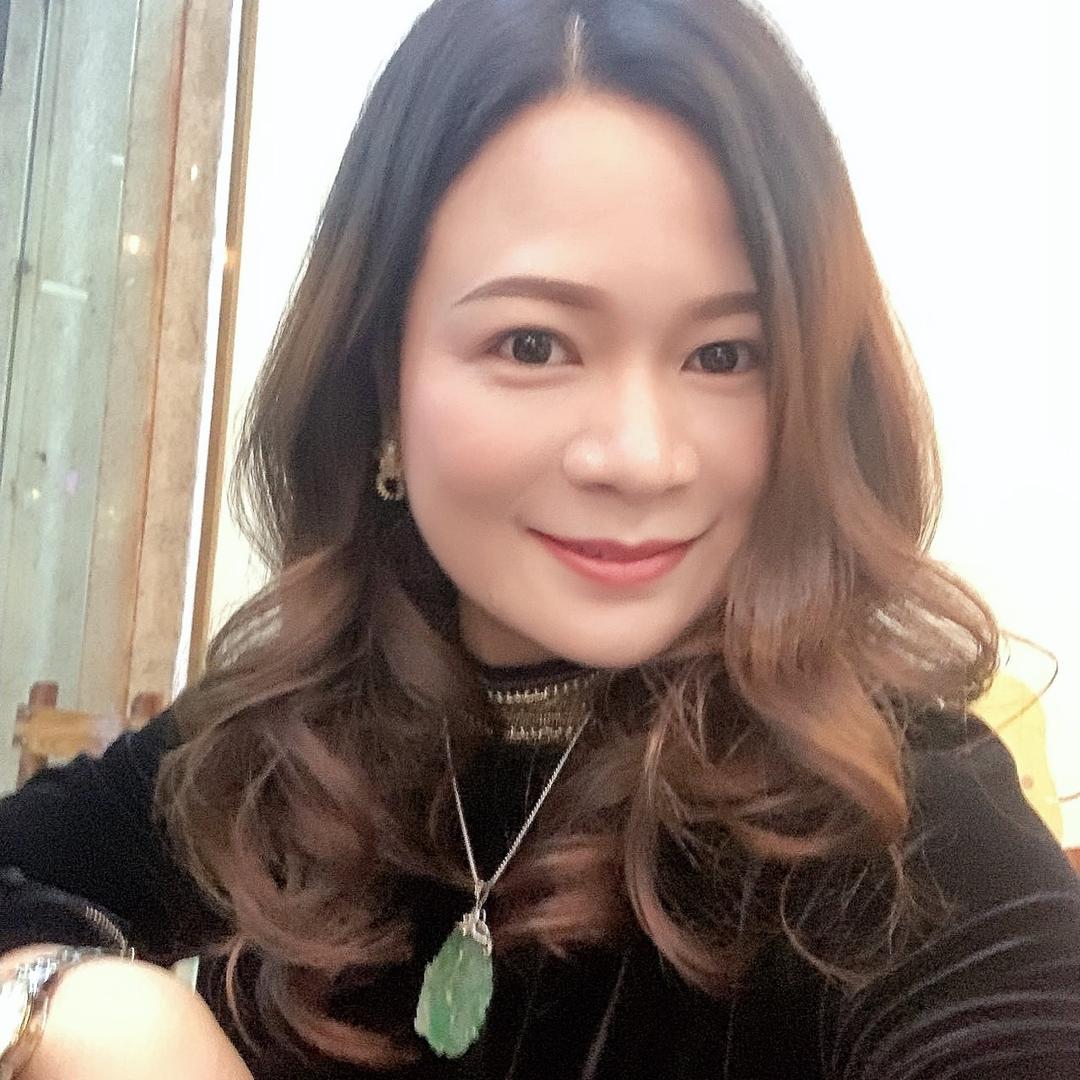 珠宝小姐姐