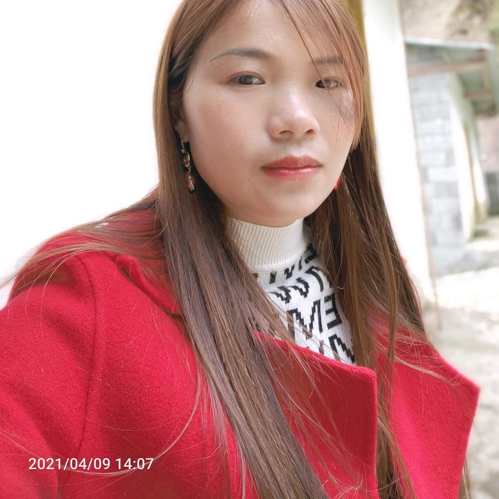 大山上的放羊妹妹