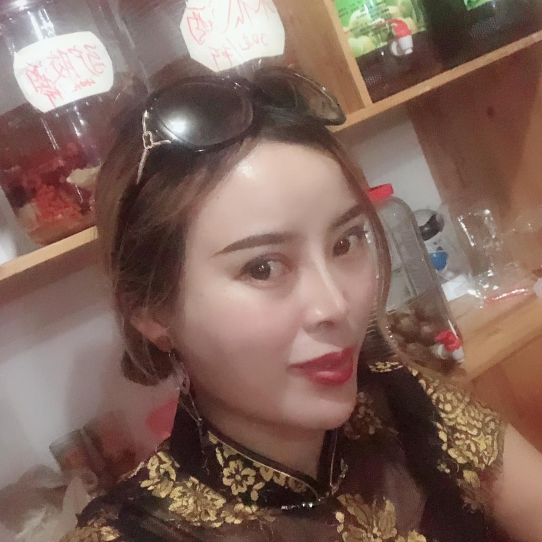 腾冲老营驴肉馆驴姐