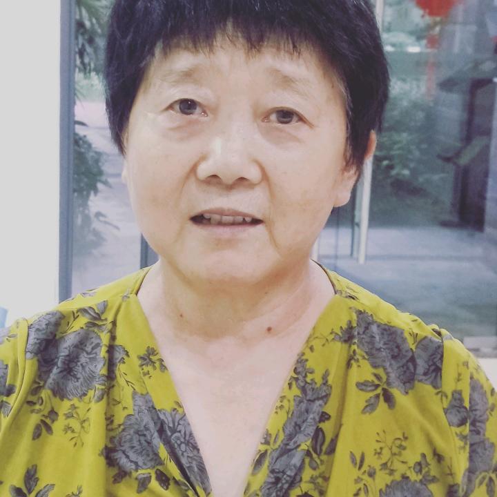 华利琼