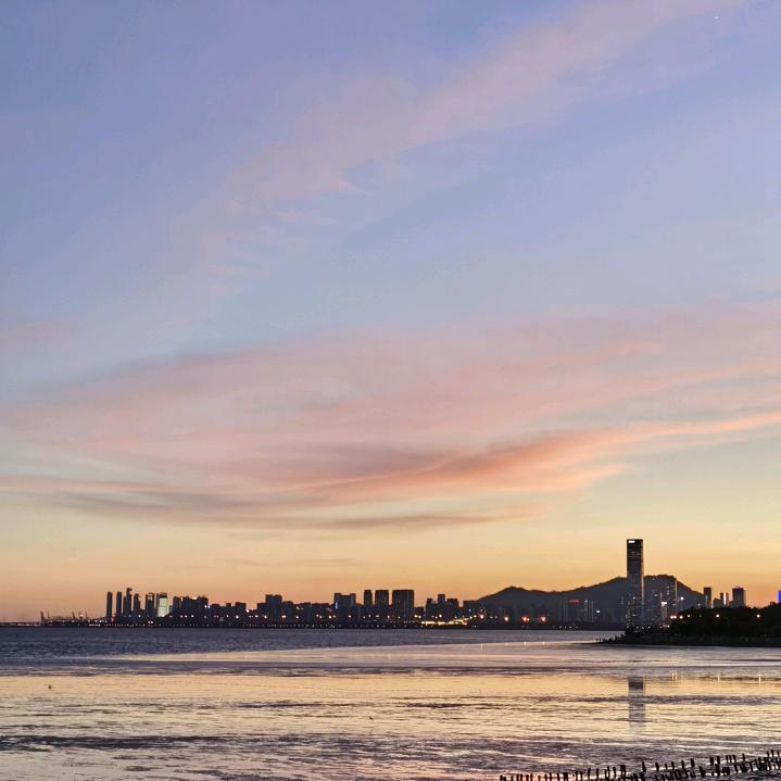 城南小陌又逢春、