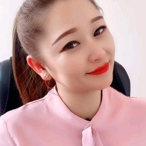 烈焰红唇💋月月