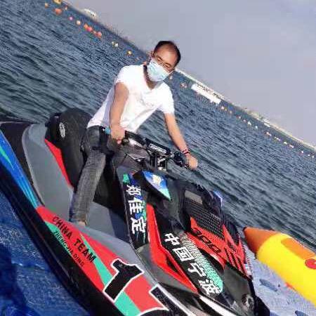 镇雄，单身啊龙哥。